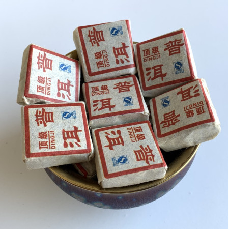 Шу пуэр высшей категории DINGJI 2003 года 100 г